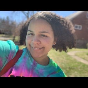 Meet your Posher, Caitlyn